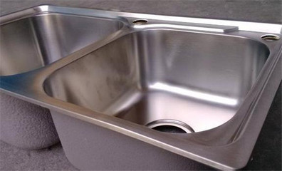 廚房水槽選購全攻略 避開常見貓膩，打造高效廚房核心區